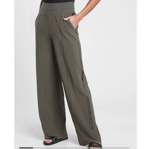 Athleta Nolita Wide Leg Pant size 8